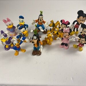 Disney Mickey & Friends Lot of 16 Figures cake Toppers Minnie Donald Goofy Pluto